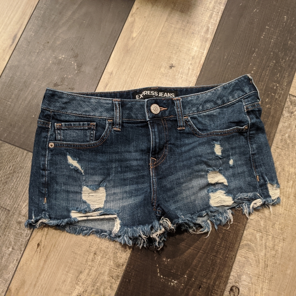 Express Distressed Jean Shorts Low Rise Size 6
